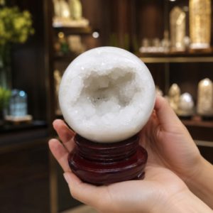 Cầu Thạch Anh Trắng Hốc Tinh Thể